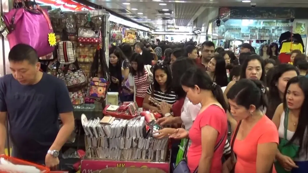 香港的菲律賓家事移工。(截圖自YouTube) 香港的菲律賓家事移工。(截圖自YouTube)