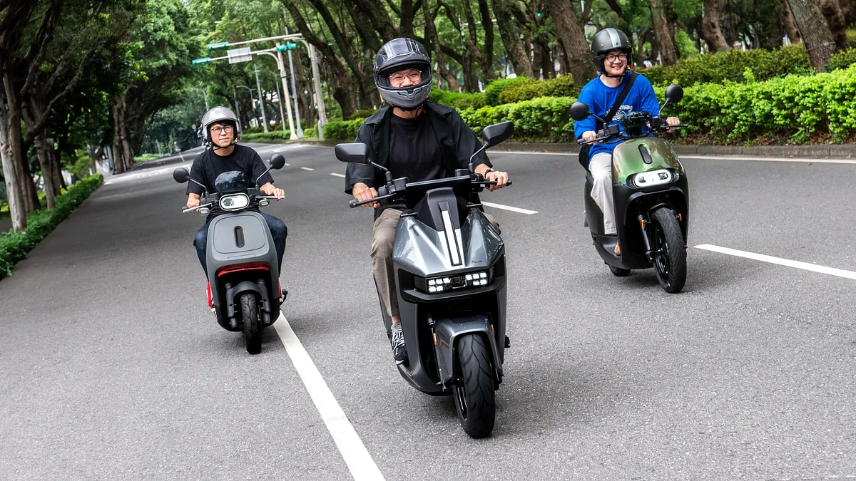 進入7月暑期購車旺季,Gogoro EZZY延續強勁銷售動能,以1,369輛的成績穩坐冠軍寶座。(圖/取自Gogoro) 進入7月暑期購車旺季,Gogoro EZZY延續強勁銷售動能,以1,369輛的成績穩坐冠軍寶座。(圖/取自Gogoro)
