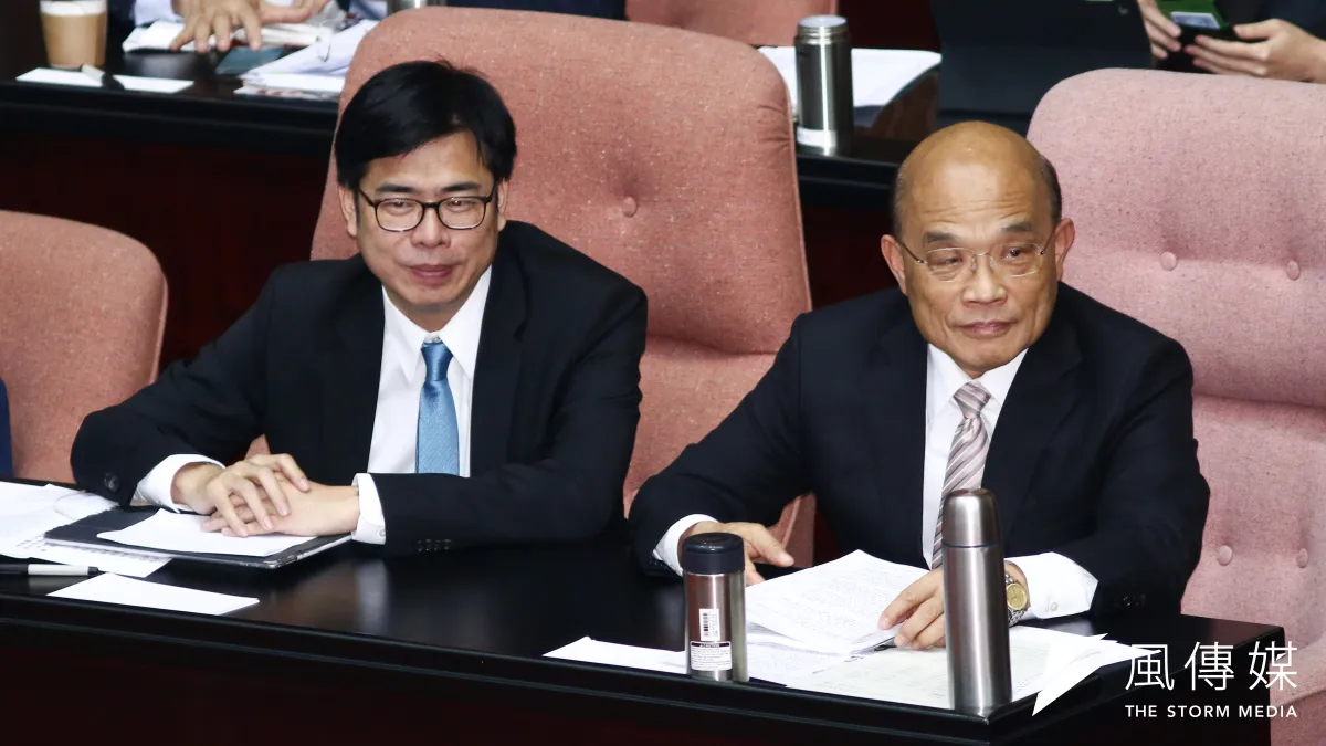 高雄市長陳其邁(左)向行政院長蘇貞昌(右)借將,行政院顧問李懷仁可望接任一卡通公司董座。(資料照,蔡親傑攝)