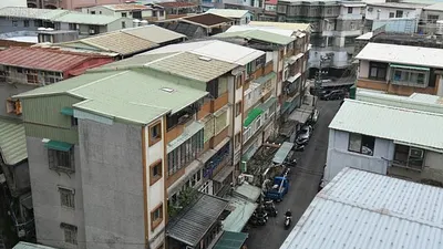 作者分析年輕人買舊公寓的原因,不只是沒有那麼多錢,也因為更看重生活品質,寧可把錢用來享受生活,且都市圈正在擴大,老公寓雖然增值慢,但抗跌,更重要的是新發展地區的醫療配套和教育配套短時間內是無法超趕上老城區的。(資料照,好房網提供)