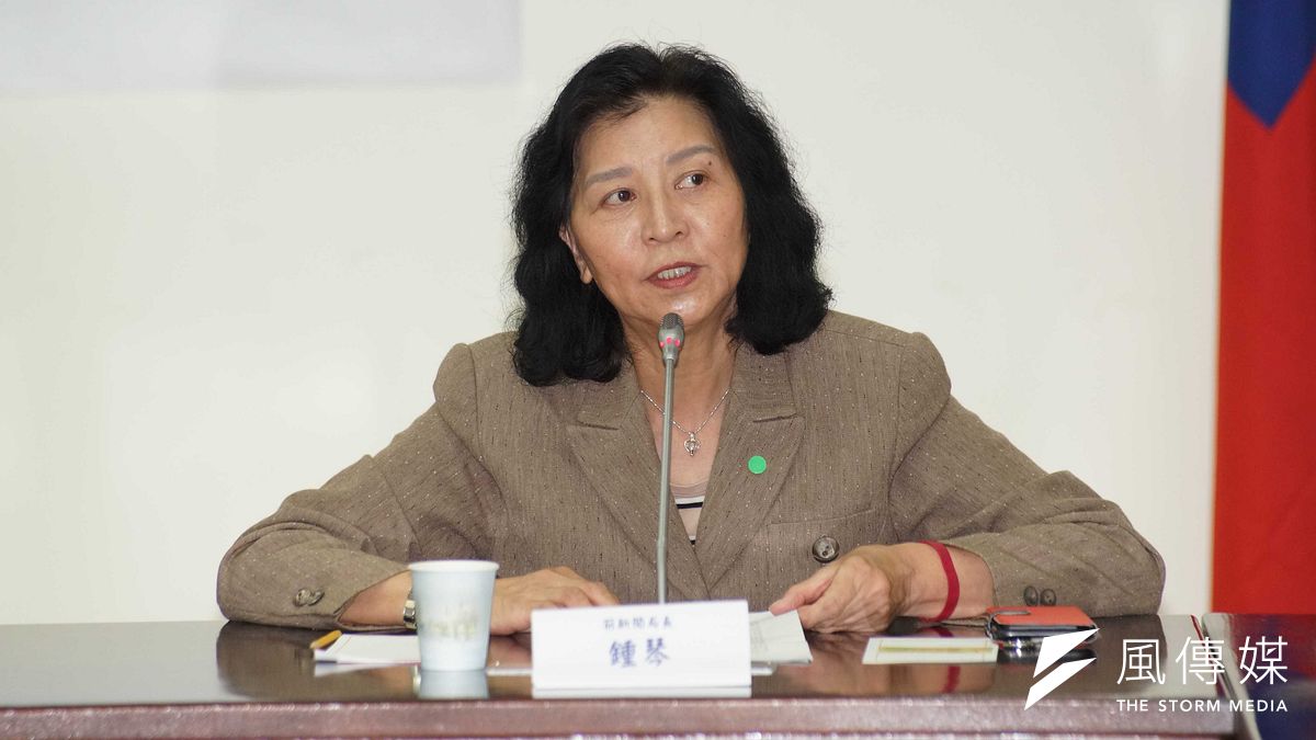 前新聞局長鍾琴發起社會運動力挺中天,要執政黨別破壞新聞自由。(盧逸峰攝) 前新聞局長鍾琴發起社會運動力挺中天,要執政黨別破壞新聞自由。(盧逸峰攝)