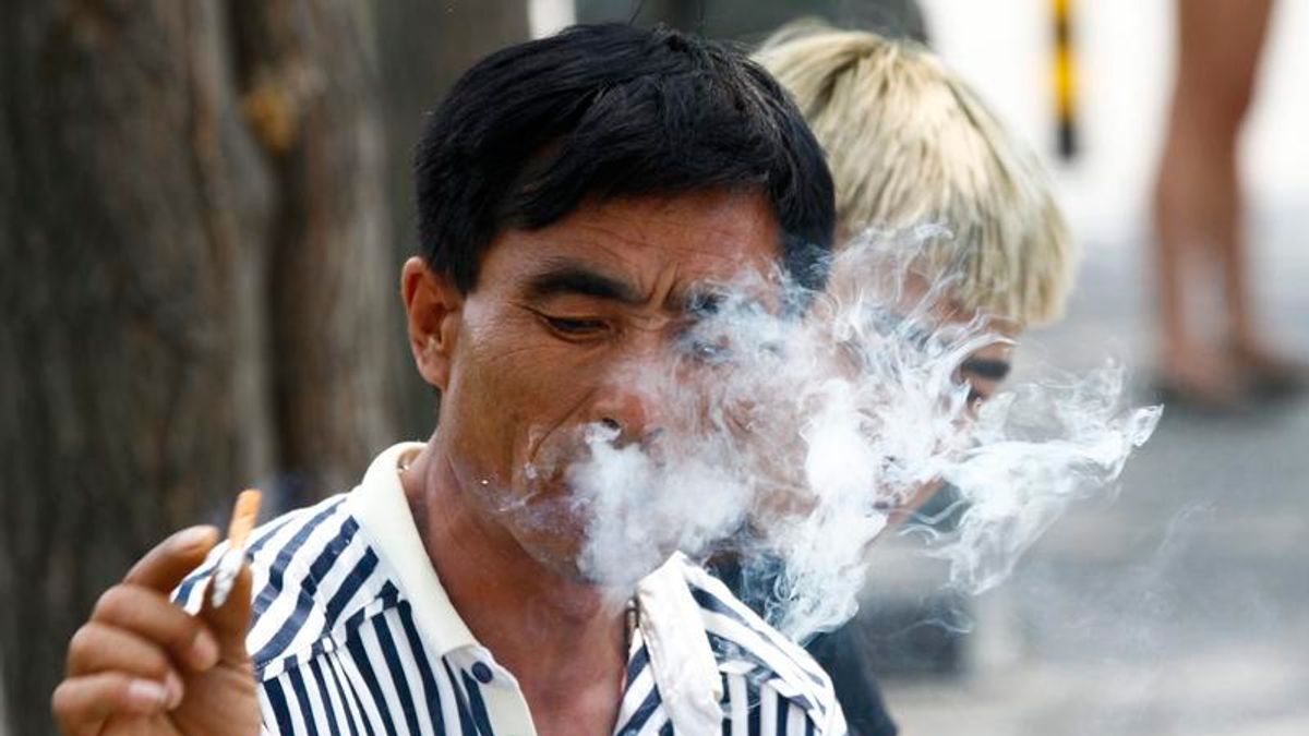 吸菸者當然沒有傷害別人的權力,但明明可以兩全其美而不禁止他人的自由權利,為什麼要偏袒一方而侵害吸菸者的個人自由呢?(取自twitter)【吸菸有害健康】 吸菸者當然沒有傷害別人的權力,但明明可以兩全其美而不禁止他人的自由權利,為什麼要偏袒一方而侵害吸菸者的個人自由呢?(取自twitter)【吸菸有害健康】