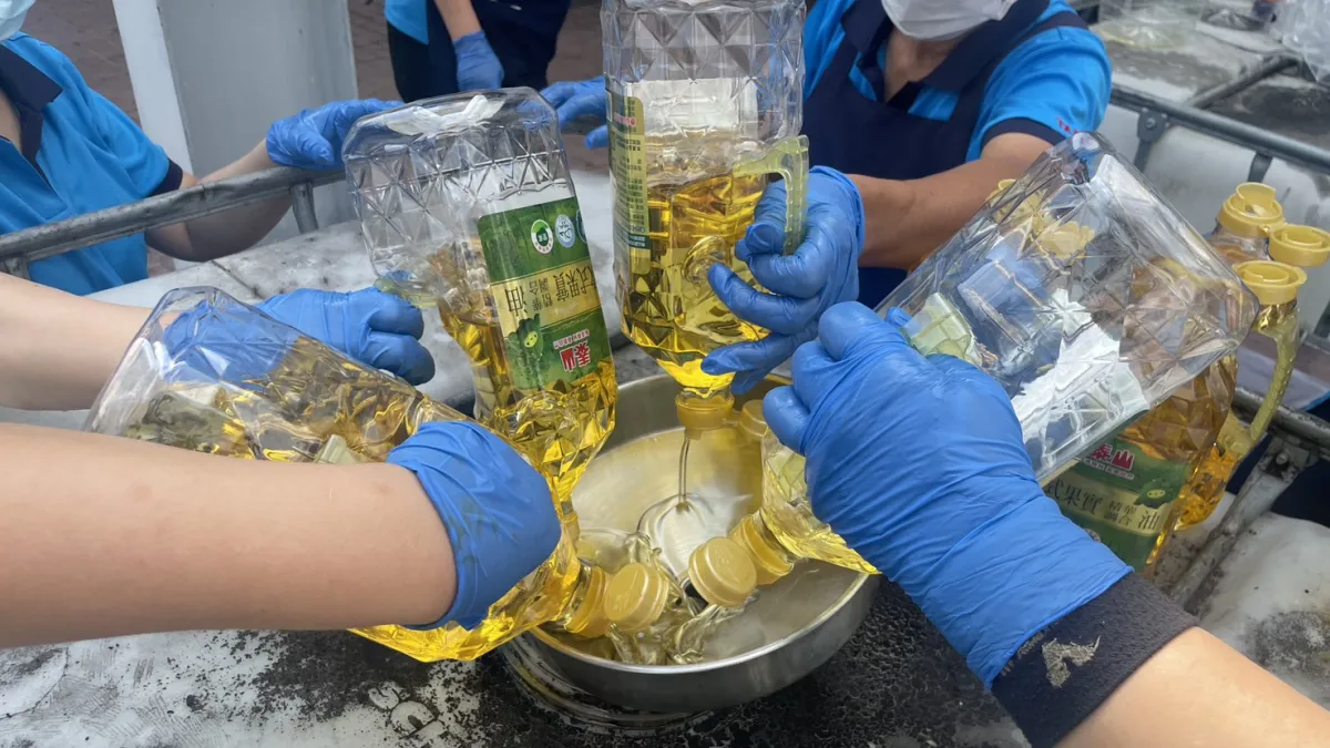 食藥署今日公布中聯油脂今年4到6月生產油品逐批檢驗結果,再發現2批油品檢驗不合格。示意圖。(資料照,彰化縣衛生局提供)