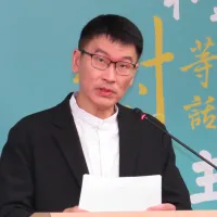 7月9日の定例記者会見で、中国を訪れた台湾の裁判官1人が公安当局の事情聴取を受けたほか、今週新たに台湾人10人と連絡が取れなくなったとの通報があったと明らかにした大陸委員会の梁文傑・副主任委員。(写真/楊騰凱撮影) 7月9日の定例記者会見で、中国を訪れた台湾の裁判官1人が公安当局の事情聴取を受けたほか、今週新たに台湾人10人と連絡が取れなくなったとの通報があったと明らかにした大陸委員会の梁文傑・副主任委員。(写真/楊騰凱撮影)