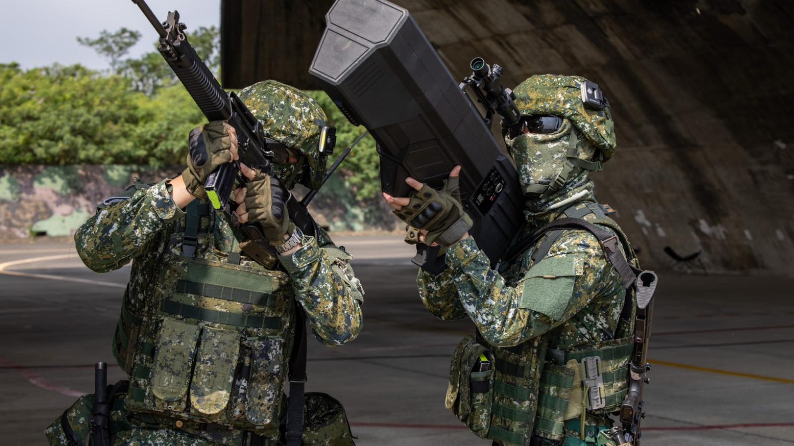 漢光演習》空軍無人機反制「軟硬殺」並進 中科院首曝光遙控無人防禦系統
