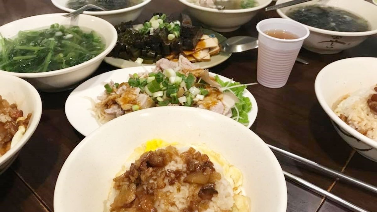 公館商圈的阿英台灣料理最招牌的菜色,就是經典的台灣味-滷肉飯!(圖/西班牙蛋塔的玩.味人生。@facebook) 公館商圈的阿英台灣料理最招牌的菜色,就是經典的台灣味-滷肉飯!(圖/西班牙蛋塔的玩.味人生。@facebook)