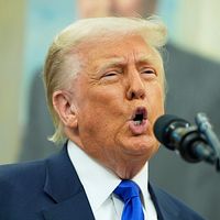 2025年5月5日。アメリカ大統領ドナルド・トランプ(Donald Trump)がホワイトハウスのオーバルオフィスで2027年のNFLドラフトがナショナル・モール(National Mall)で開催されると発表した。(AP) 2025年5月5日。アメリカ大統領ドナルド・トランプ(Donald Trump)がホワイトハウスのオーバルオフィスで2027年のNFLドラフトがナショナル・モール(National Mall)で開催されると発表した。(AP)