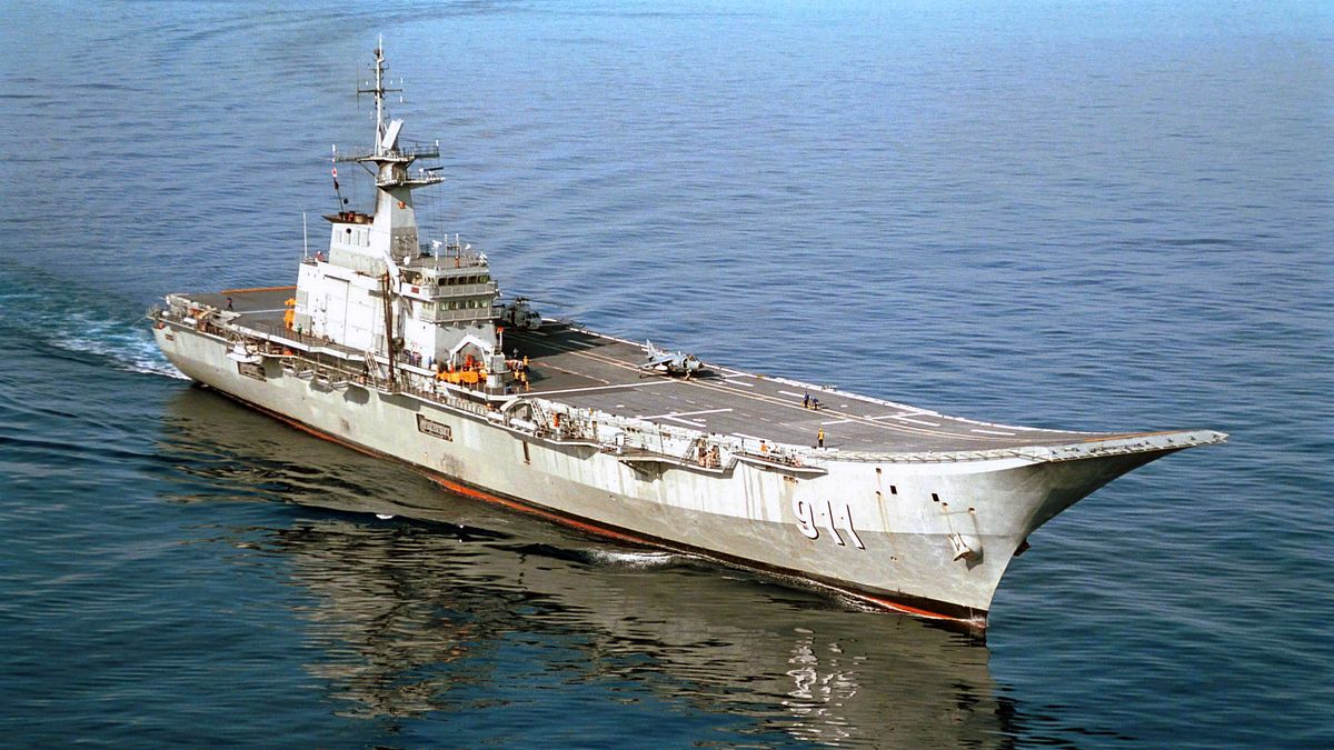 泰國南部百萬人受困洪災!曼谷出動「超昂貴」救援裝備:東南亞唯一航空母艦納呂貝特號