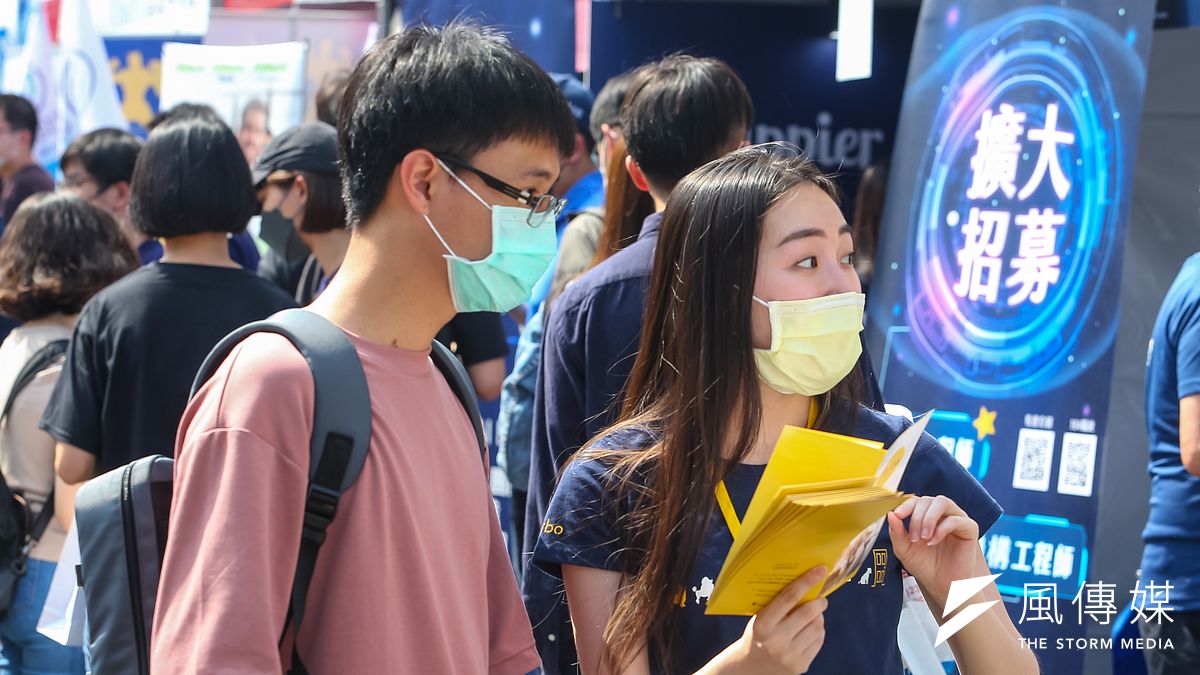 不想唸、沒唸過、以及唸過但沒唸通的人,很容易成為讀書無用論的忠實擁護者,因為這種論點符合他們的利益,而這類論點當然不足採信!(資料照,顏麟宇攝) 不想唸、沒唸過、以及唸過但沒唸通的人,很容易成為讀書無用論的忠實擁護者,因為這種論點符合他們的利益,而這類論點當然不足採信!(資料照,顏麟宇攝)