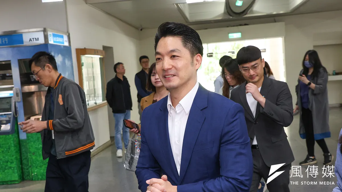 北市市長蔣萬安宣布 3 月 1 日起全國首創「育兒減少工時計畫」正式上路,只要你家有 12 歲以下小孩且設籍北市,每天就能提早一小時下班或晚一小時上班,重點是「薪水照領」,由市府補貼企業 8 成薪資,每人最高可拿 1.5 萬元!(示意圖/顏麟宇攝)