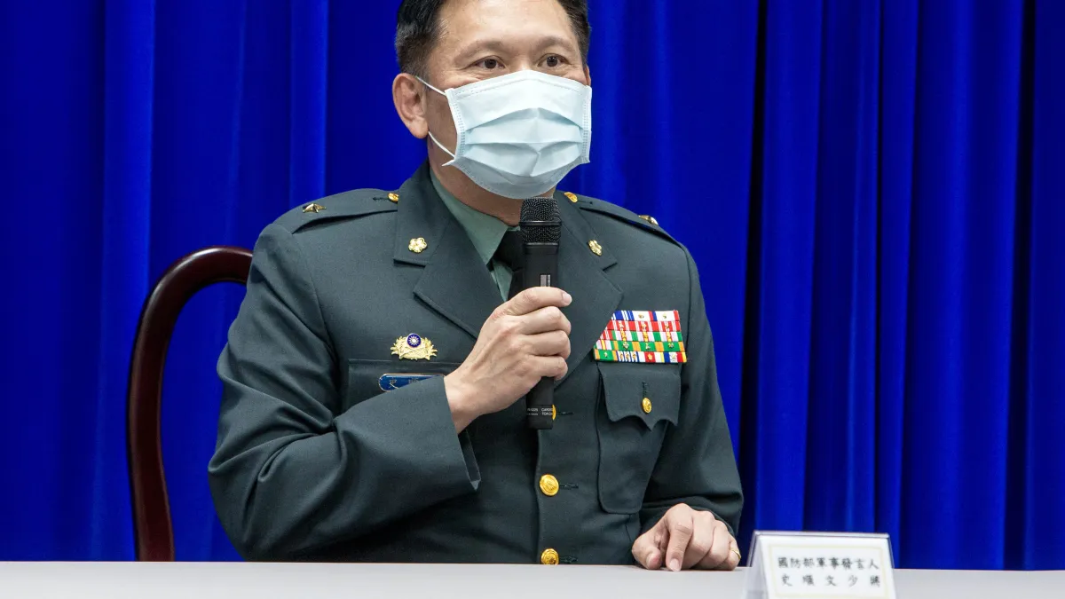 國防部10日舉行線上記者會,發言人史順文少將出席。(軍聞社提供)