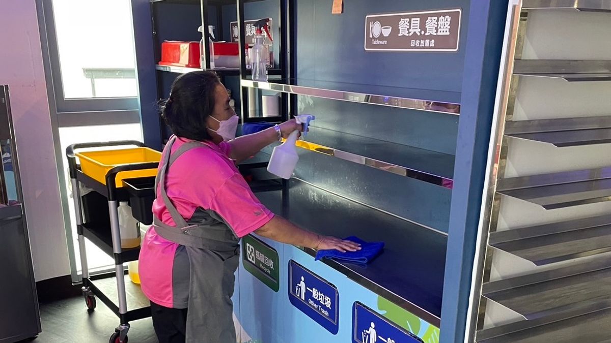 為促進中高齡者就業,勞動部推動「職場學習及再適應計畫」、「僱用獎助津貼」等多措施。(圖/勞動力發展署高屏澎東分署提供) 為促進中高齡者就業,勞動部推動「職場學習及再適應計畫」、「僱用獎助津貼」等多措施。(圖/勞動力發展署高屏澎東分署提供)