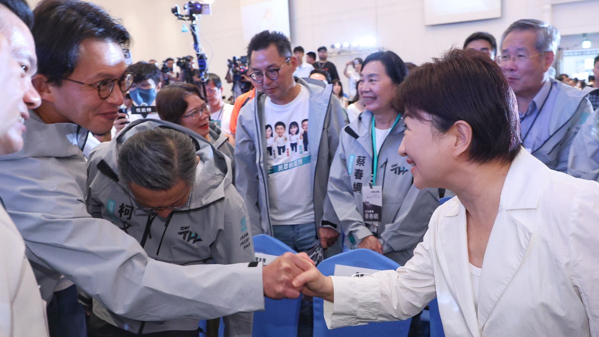 出席民眾黨慶喊「藍白合堅定前行」 盧秀燕:2026全民倒閣,2028全民倒賴