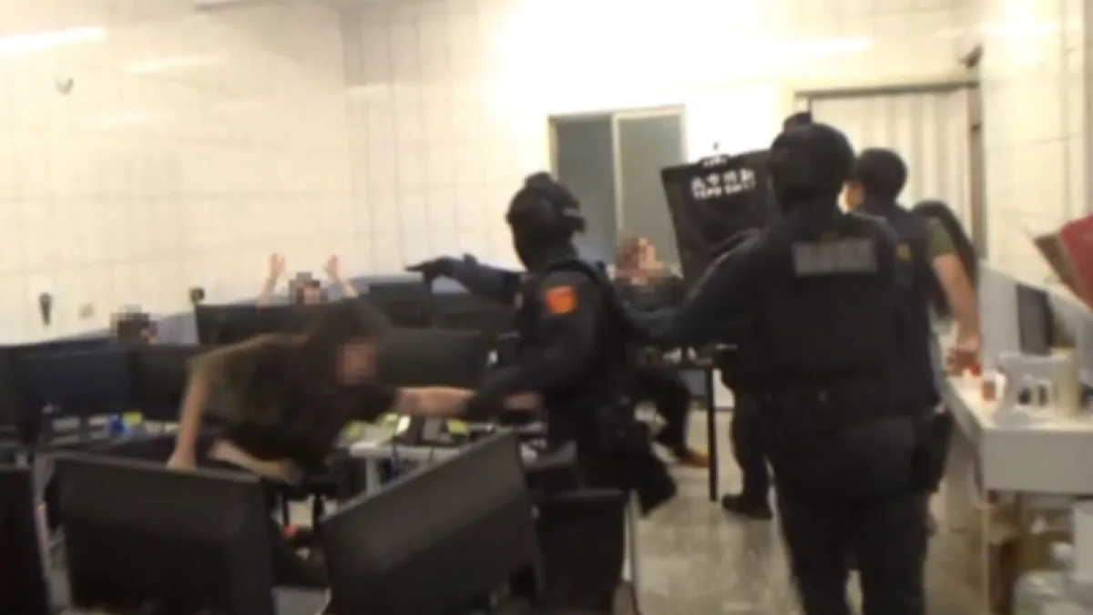 新北市徐姓男子採一條龍方式經營博弈網站,刑事局中部打擊犯罪中心展開行動,帶回徐男等涉案的42人。(圖/翻攝自記者爆料網)