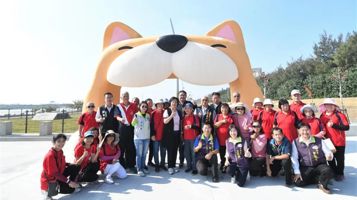 彰化縣長王惠美視察西濱慶安水道水岸遊憩公園,了解工程進度。(圖/彰化縣政府)