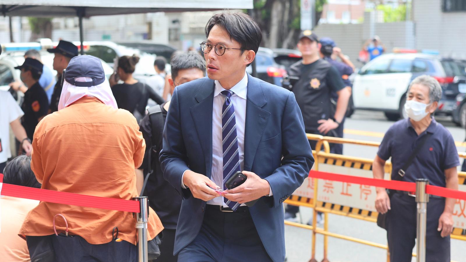 「徐欣瑩的民調已幾乎崩盤!」黃國昌轟她找吳子嘉當打手:沒想到還有這麼蠢的招
