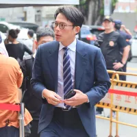 民眾黨主席黃國昌(見圖)表示,就他所知,國民黨新竹縣長參選人徐欣瑩的民調數字已幾乎崩盤。(資料照,柯承惠攝) 民眾黨主席黃國昌(見圖)表示,就他所知,國民黨新竹縣長參選人徐欣瑩的民調數字已幾乎崩盤。(資料照,柯承惠攝)