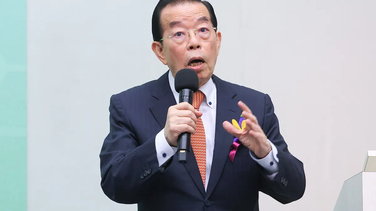 前駐日代表の謝長廷氏が日本天皇から「旭日大綬」勲章を直接授与される。(写真/顏麟宇撮影) 前駐日代表の謝長廷氏が日本天皇から「旭日大綬」勲章を直接授与される。(写真/顏麟宇撮影)