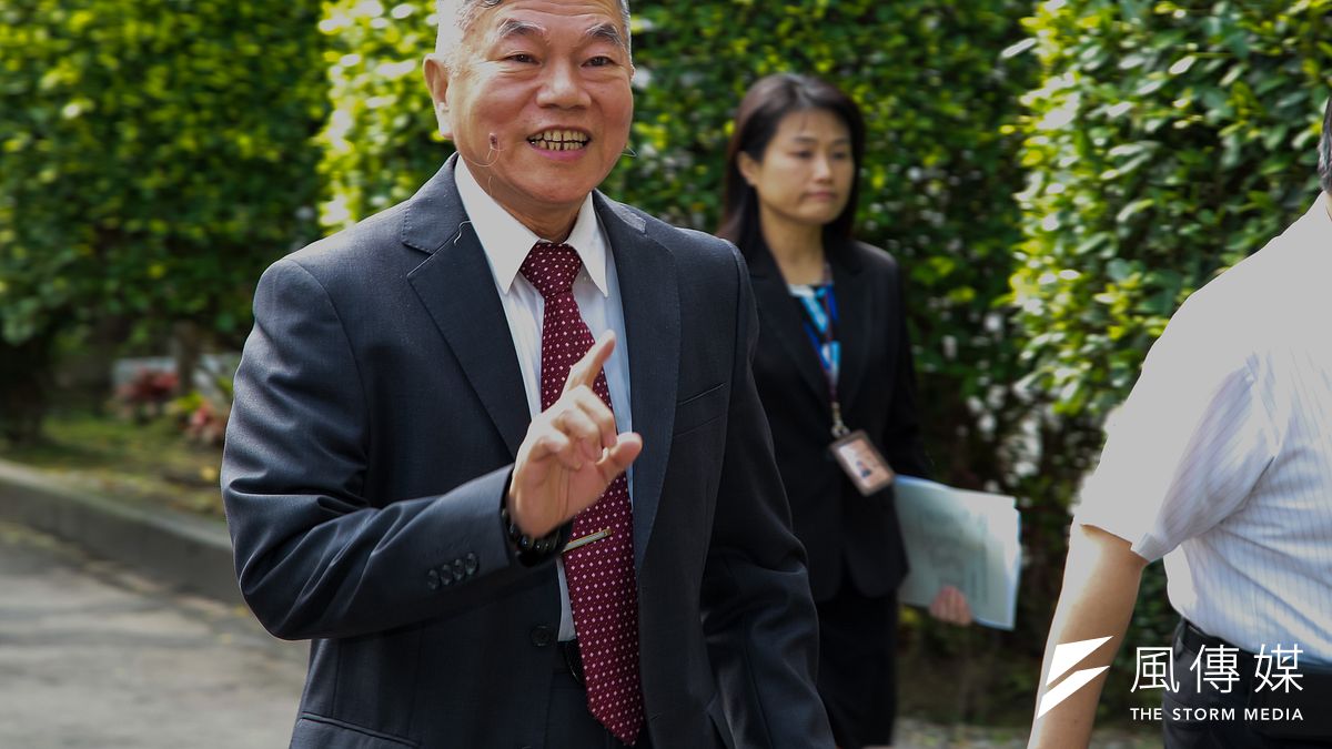 民眾擔心夏季電力供應有問題,經濟部長沈榮津21日說,最近的跳電跟缺電沒有關係,已要求台電訂定老舊器材汰舊換新計畫。(資料照,顏麟宇攝) 民眾擔心夏季電力供應有問題,經濟部長沈榮津21日說,最近的跳電跟缺電沒有關係,已要求台電訂定老舊器材汰舊換新計畫。(資料照,顏麟宇攝)