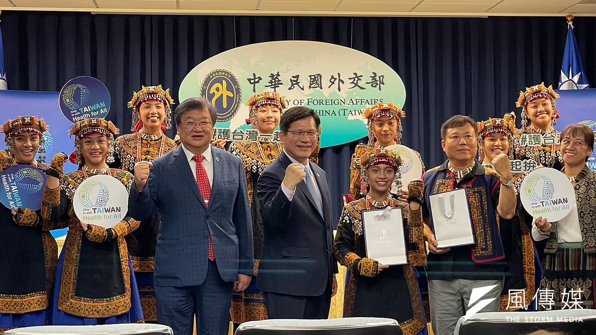 外交部16日召開「2025年『世界衛生大會』(WHA)推案」雙部長記者會,外交部長林佳龍、衛福部長邱泰源出席與會。(鍾秉哲攝) 外交部16日召開「2025年『世界衛生大會』(WHA)推案」雙部長記者會,外交部長林佳龍、衛福部長邱泰源出席與會。(鍾秉哲攝)