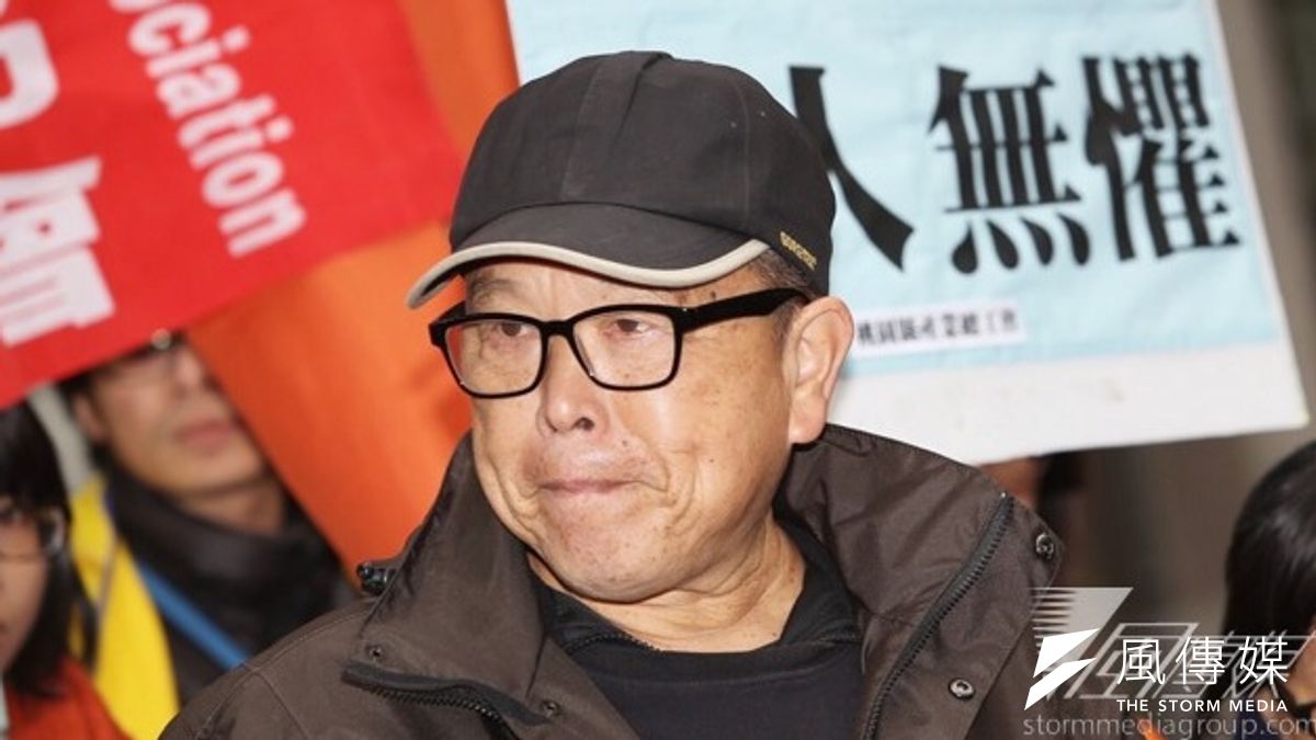 全國關廠工人連線成員毛振飛總統官邸丟狗屎案獲判無罪!(林韶安攝) 全國關廠工人連線成員毛振飛總統官邸丟狗屎案獲判無罪!(林韶安攝)