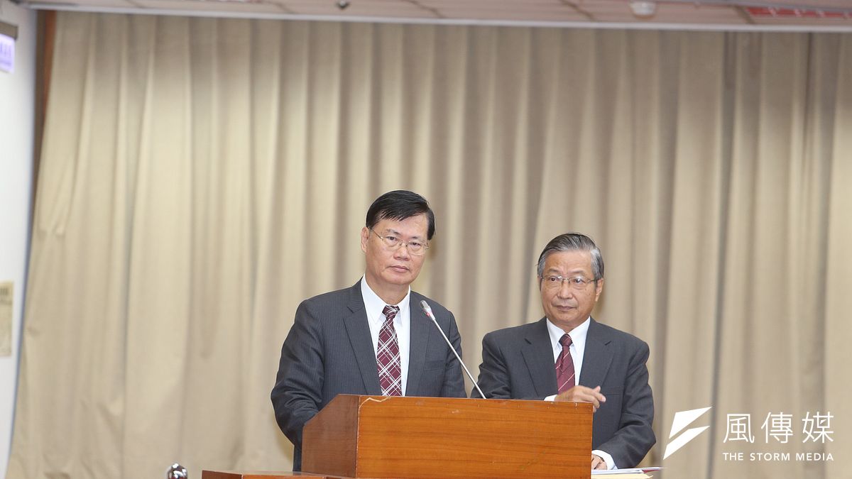 兆豐金芝加哥分行也有問題?兆豐金控董事長張兆順(右)做出回應,表示這是「沒有的事」。(資料照,陳明仁攝) 兆豐金芝加哥分行也有問題?兆豐金控董事長張兆順(右)做出回應,表示這是「沒有的事」。(資料照,陳明仁攝)