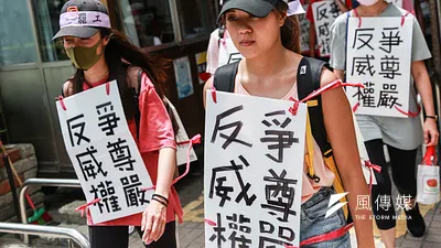 長榮空服員罷工第17天,勞資雙方正式協商可望在今(6)日舉行。圖為桃園市空服員職業工會5日苦行至凱道召開記者會。(資料照,簡必丞攝)