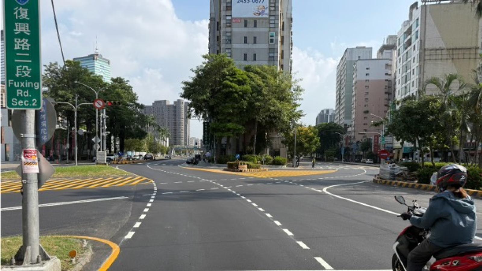 盧市長高度重視人車友善環境 南區復興路路面經燙平與標線重繪煥然一新