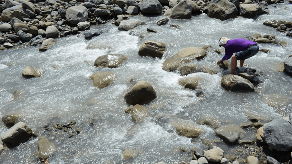 逃出八八風災後就不再狩獵捕魚, 徐吉綠阿伯仍希望有方式,能將祖先的工藝智慧傳承給下一代。 逃出八八風災後就不再狩獵捕魚, 徐吉綠阿伯仍希望有方式,能將祖先的工藝智慧傳承給下一代。
