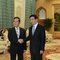 Wang Huning (right) meets with KMT Vice Chairman Chang Jung-kung (left) on May 11. (Photo provided by the Kuomintang) Wang Huning (right) meets with KMT Vice Chairman Chang Jung-kung (left) on May 11. (Photo provided by the Kuomintang)