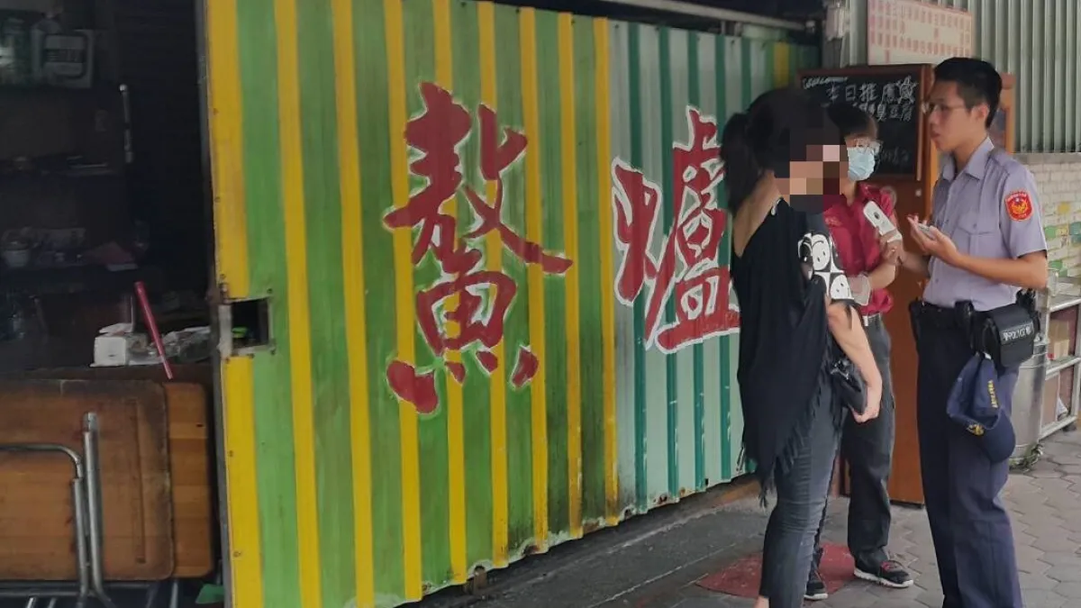女子酒醉倒臥路旁 警協助護送就醫