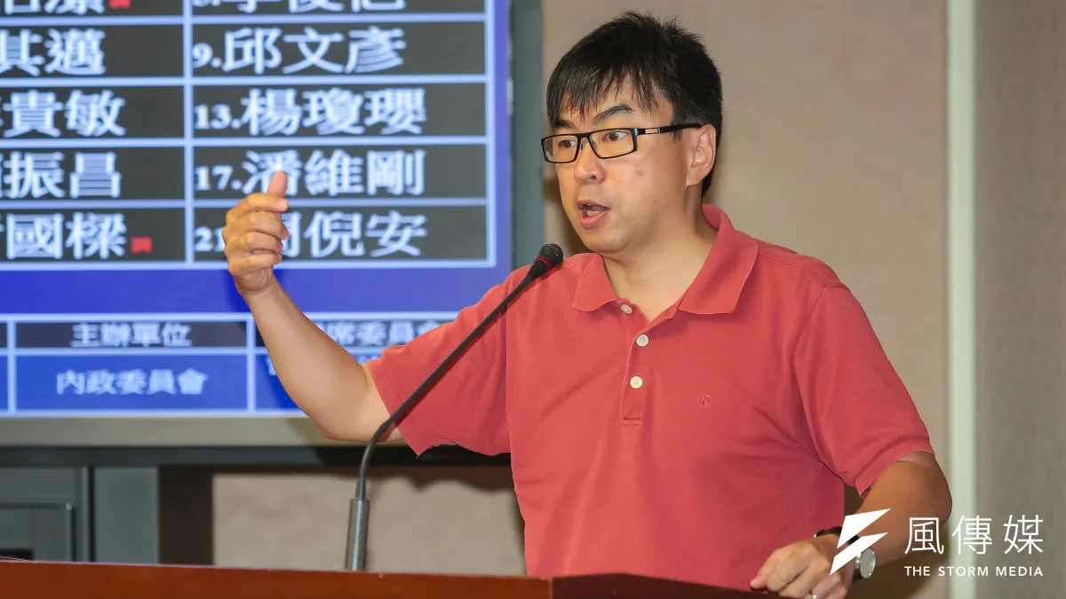 立委段宜康今日在臉書砲轟國民黨副總統參選人王如玄購買軍宅。(資料照片,顏麟宇攝)