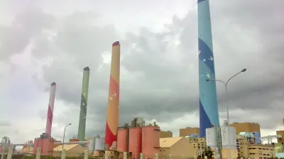 若因軍事封鎖等因素台灣天然氣進口量不足,中火等發電廠可能無可避免必須使用燃煤發電因應。(資料照,台中市政府提供)