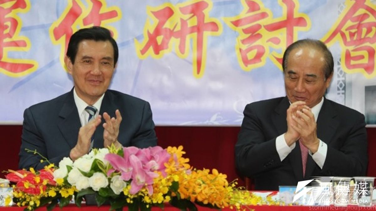 總統馬英九25日下午邀請五院院長茶敘,不同於7月時以重話要求王、要求國會「理性問政」,馬在此次茶敘展現柔軟姿態。(資料照片,余志偉攝) 總統馬英九25日下午邀請五院院長茶敘,不同於7月時以重話要求王、要求國會「理性問政」,馬在此次茶敘展現柔軟姿態。(資料照片,余志偉攝)