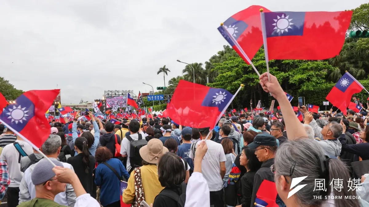 國民黨26日下午在凱達格蘭大道舉行「反綠共、戰獨裁」426大遊行。(資料照,柯承惠攝)