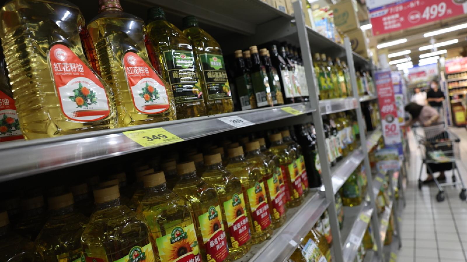 台糖沒義務通報毒油?作家剖析「甩鍋大賽」酸:隱匿沒關係,官員又沒逼你吃