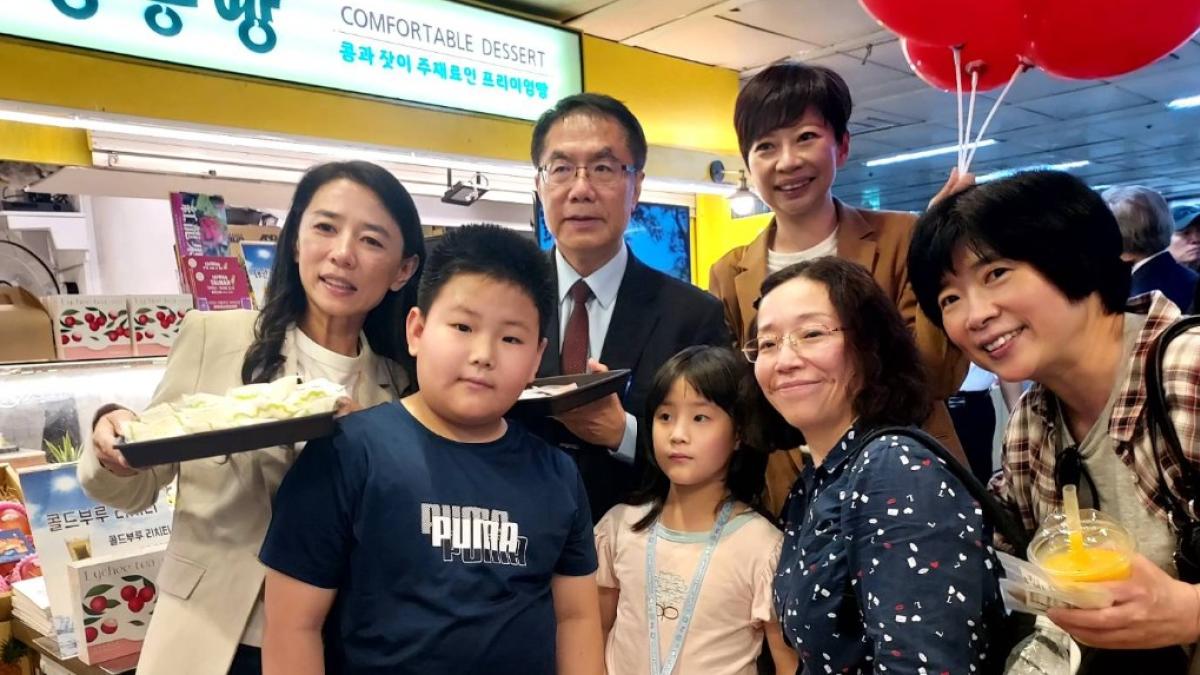 臺南農特產品快閃首爾地鐵商圈 黃偉哲邀韓國民眾品味臺南好滋味