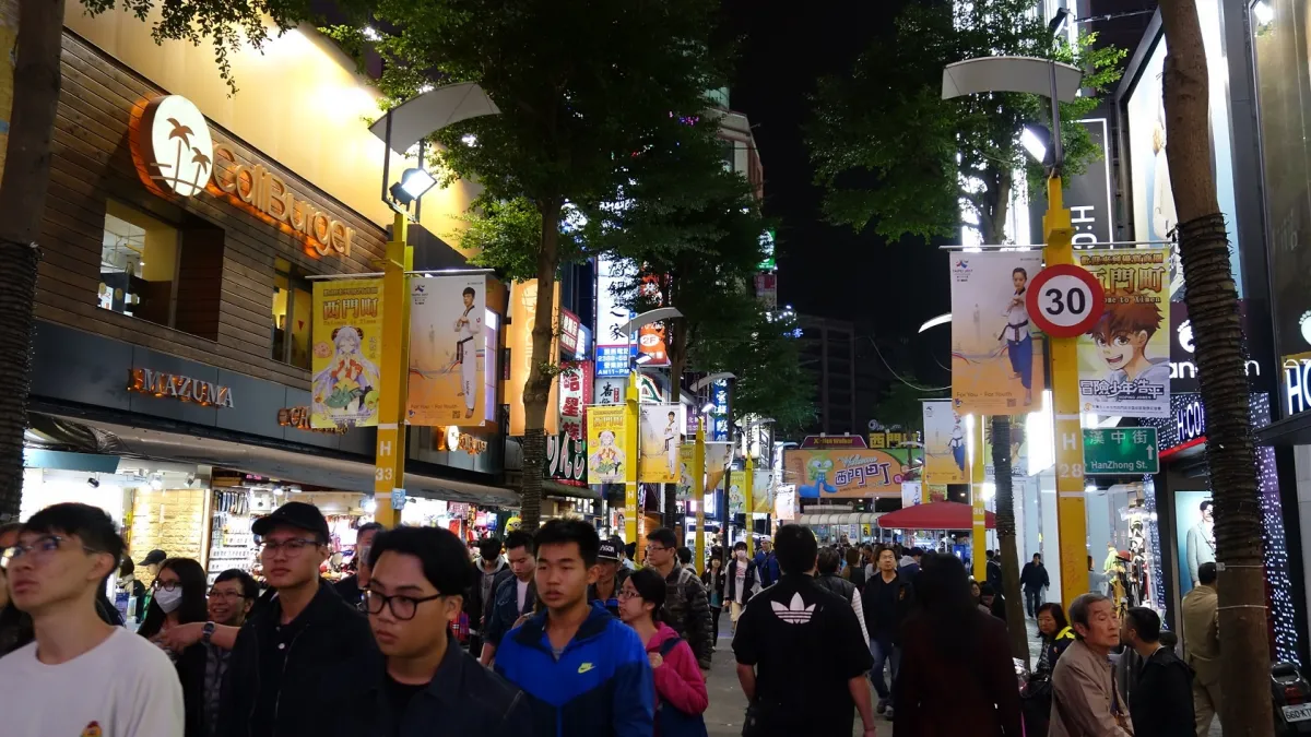 西門商圈力挺臺北燈節 賞燈集章換好康