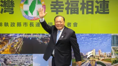 民進黨籍澎湖縣長陳光復在最新的澎湖選情民調中,僅有26.41%的支持度,而在施政滿意調查中,不滿意(43.48%)也高於滿意度(38.34%),能否順利連任成為關注的焦點。(資料照,顏麟宇攝)