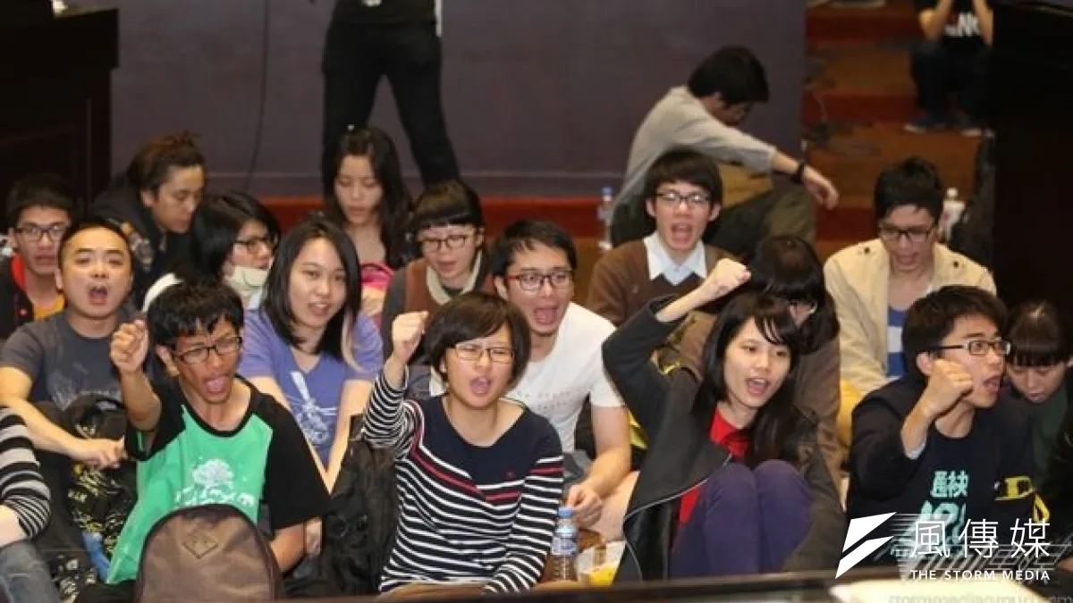 318反黑箱服貿佔領立法院的學生,撼動了馬政府的兩岸協議決策。(資料照,余志偉)