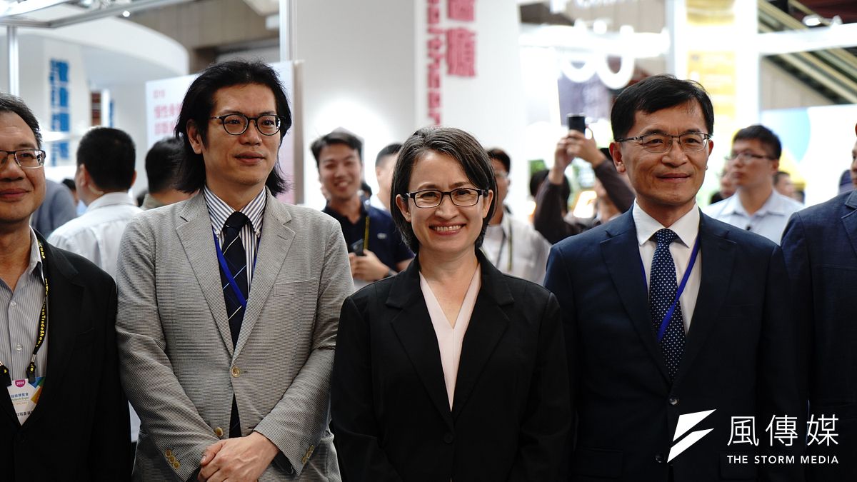 副總統蕭美琴(中)前往參觀台灣創新技術博覽會。(張曜麟攝) 副總統蕭美琴(中)前往參觀台灣創新技術博覽會。(張曜麟攝)
