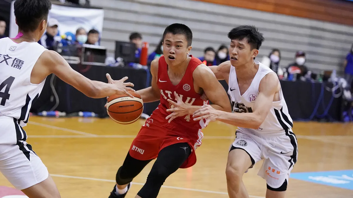 陳又瑋三分線8投6中,幫助台師大力克健行。(SSU提供) 陳又瑋三分線8投6中,幫助台師大力克健行。(SSU提供)