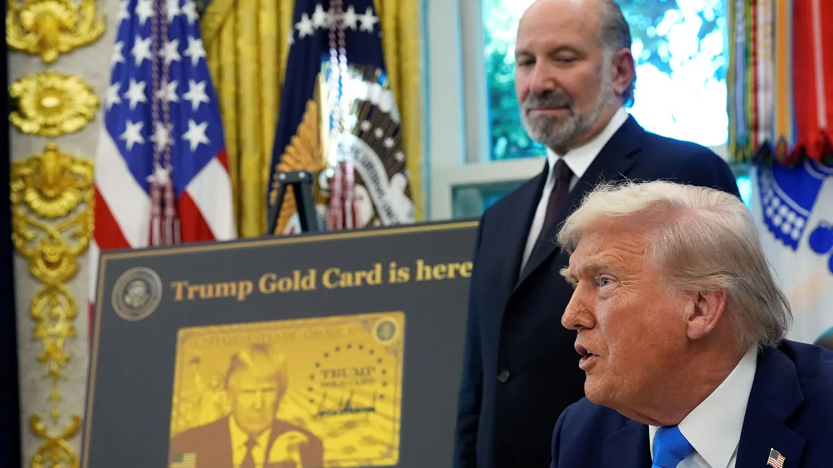 台美貿易談判中,美國商務部長盧特尼克(左)與川普對台灣的要求已是壓榨而非公平條件了。(資料照片,美聯社) 台美貿易談判中,美國商務部長盧特尼克(左)與川普對台灣的要求已是壓榨而非公平條件了。(資料照片,美聯社)