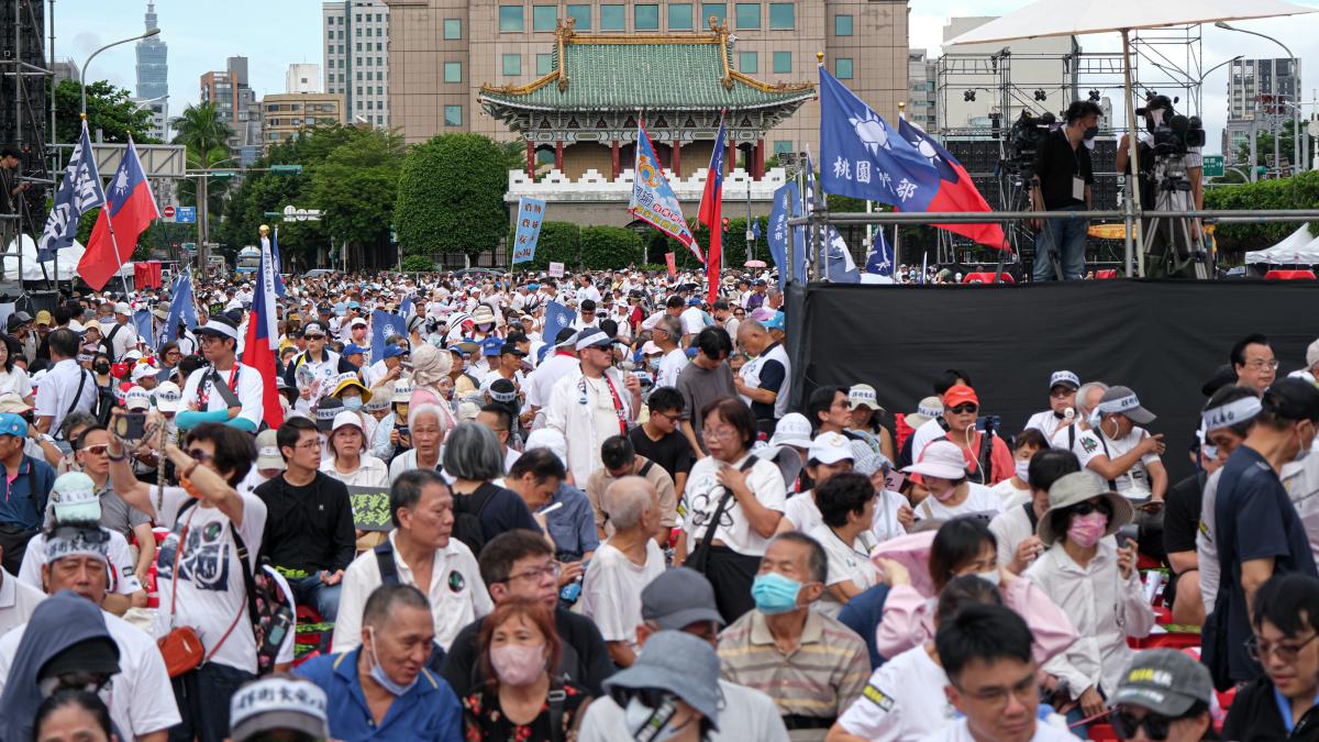 直言致癌油案「真是小事一椿」竟變生死惡鬥 林濁水嘆:朝野呈現極端弱智