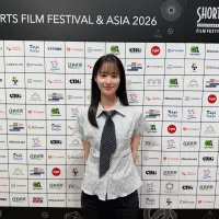台湾での活動経験を有する俳優の塗茂るなが、主演短編映画『shady』とともに「SSFF & ASIA 2026」に登場し、風伝媒(The Storm Media)の独占インタビューにて日台の撮影現場における経験を明かすとともに、今後は確固たる実力を身につけ、日台合作作品に招聘される俳優を目指すとの抱負を語った。(写真/黃信維撮影) 台湾での活動経験を有する俳優の塗茂るなが、主演短編映画『shady』とともに「SSFF & ASIA 2026」に登場し、風伝媒(The Storm Media)の独占インタビューにて日台の撮影現場における経験を明かすとともに、今後は確固たる実力を身につけ、日台合作作品に招聘される俳優を目指すとの抱負を語った。(写真/黃信維撮影)