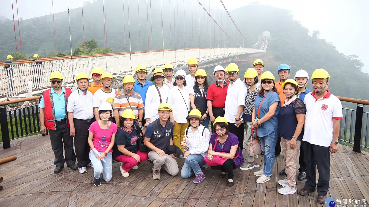 拼在地觀光 嘉義縣議會考察太平雲梯