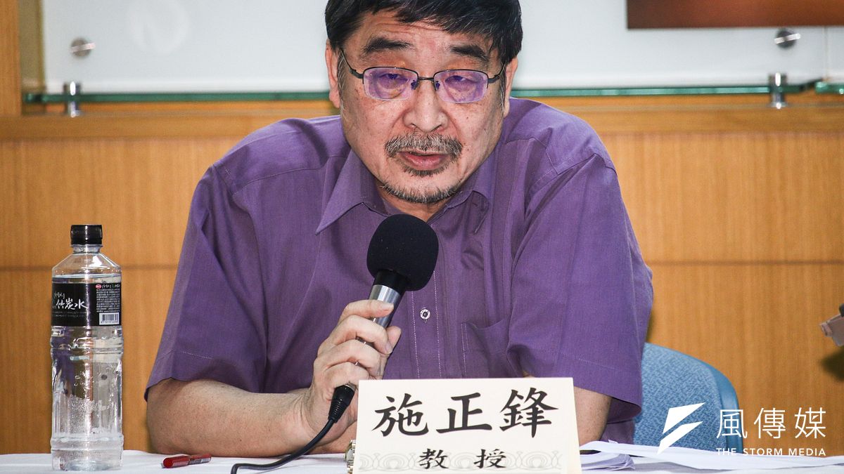 東華大學原住民族學院院長施正鋒指出,為讓原住民族能有專責學校文化傳承,原民會應在教育政策制定上,更勇於承擔責任,否則學校永遠以聘不到族語師資為由,拒絕開設原住民族語課程。(資料照,蔡親傑攝) 東華大學原住民族學院院長施正鋒指出,為讓原住民族能有專責學校文化傳承,原民會應在教育政策制定上,更勇於承擔責任,否則學校永遠以聘不到族語師資為由,拒絕開設原住民族語課程。(資料照,蔡親傑攝)