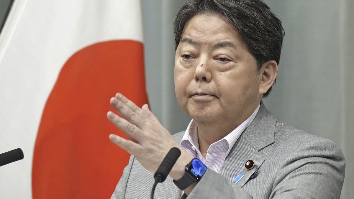 防堵選舉AI認知戰,日本政府踏出第一步!修法強制要求「AI標示」,2027地方大選全面適用