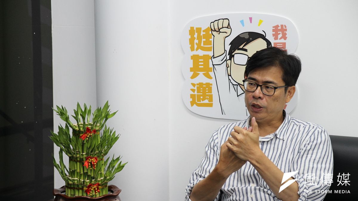 談及城市發展,民進黨高雄市長補選候選人陳其邁接受《風傳媒》專訪時指出,高雄停滯了1年多,這讓他對市政發展充滿了「急迫感」。(黃信維攝) 談及城市發展,民進黨高雄市長補選候選人陳其邁接受《風傳媒》專訪時指出,高雄停滯了1年多,這讓他對市政發展充滿了「急迫感」。(黃信維攝)