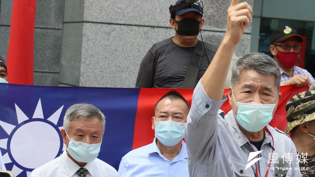 蔡詩萍認為孫文學校總校長張亞中(圖右)反獨促統的論調已促成深藍路線的復活,但國民當藥深思,反獨與促統是否相同、是否與主流民意吻合。(資料照,柯承惠攝)